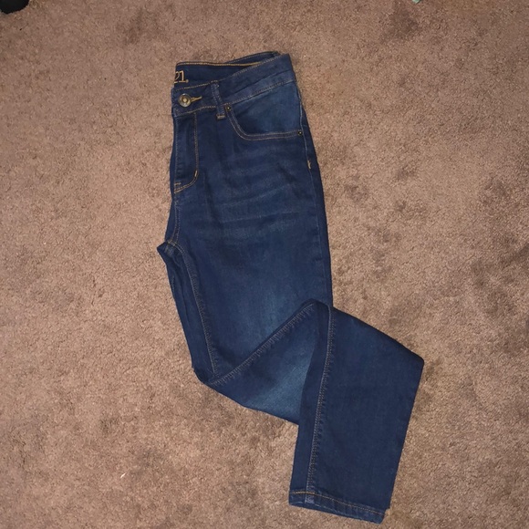 One pair of rue21 mid-rise jeggings. Size 10s - Picture 3 of 3